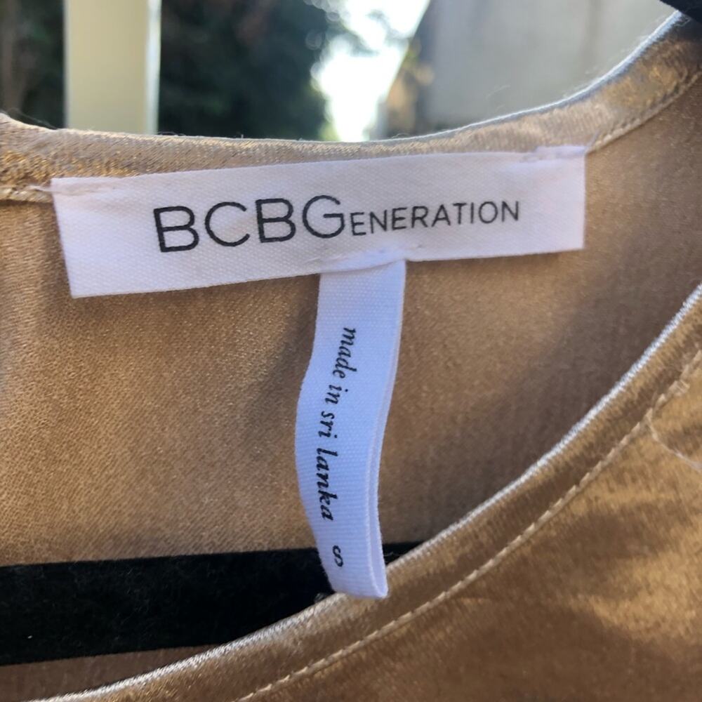 BCBGeneration Metallic Top - Picture 4 of 6